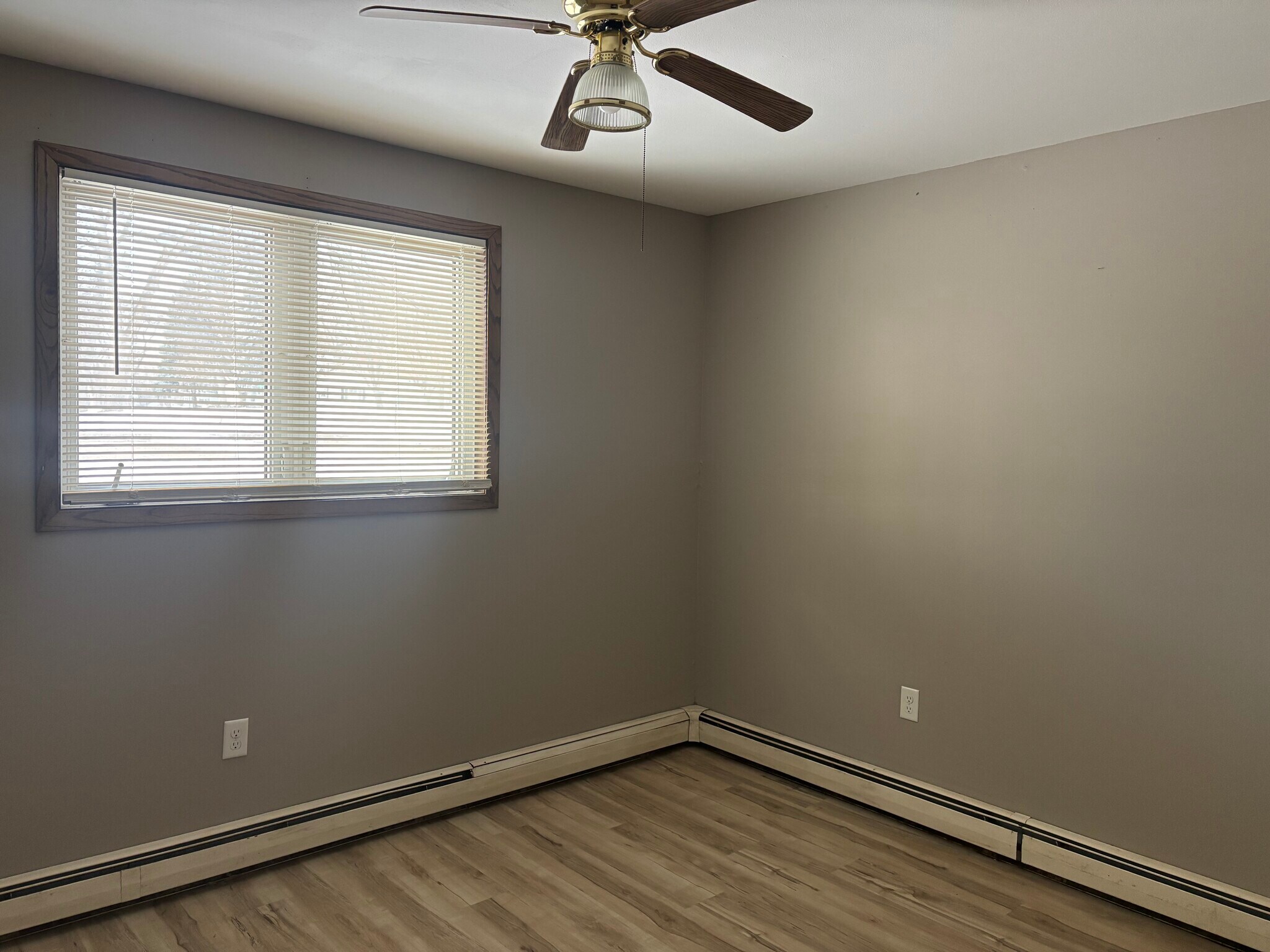 Building Photo - 704 9th St NW