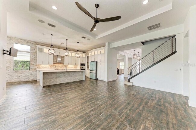 Building Photo - 8969 Bernini Pl