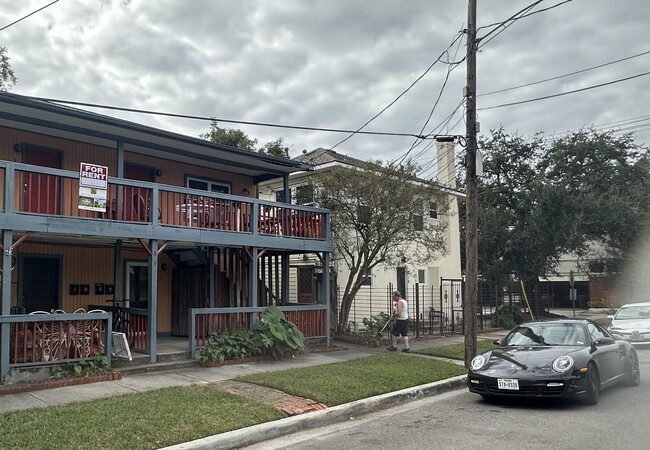 Building Photo - 613 Pacific St