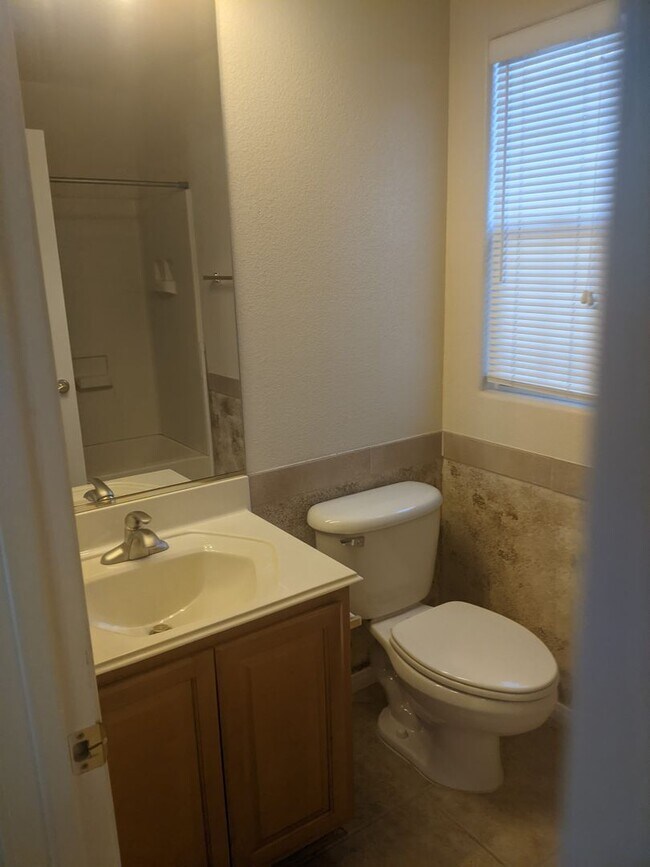 Building Photo - **Beautiful Summerlin Home – 3 Bed, 3 Bath...