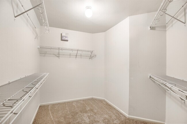 Building Photo - 2822 Foster Hill Dr
