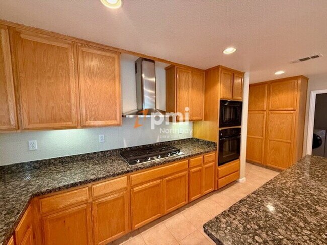Building Photo - 732 Antiquity Dr