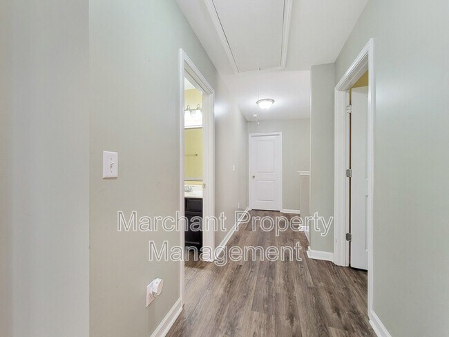Building Photo - 4 Wisner Ct