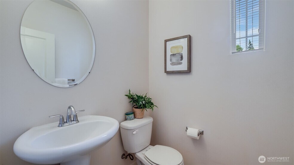 Building Photo - 15720 Manor Way