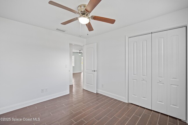 Building Photo - 1140 Montego Bay Dr N