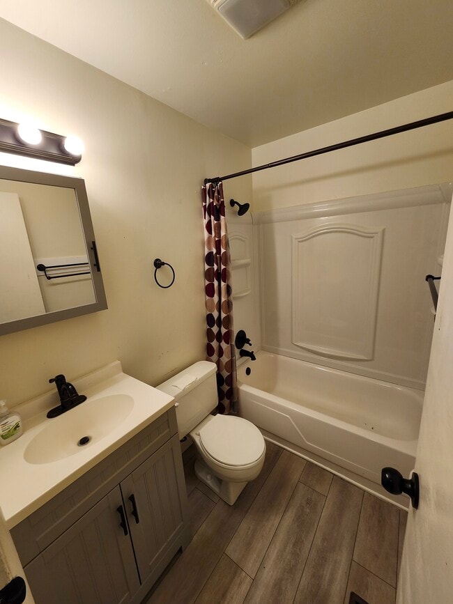 Building Photo - 119 Tall Timber Ct