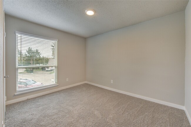 Building Photo - 7411 Trabajo Dr