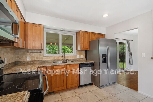 Building Photo - 1512 Brentwood Dr