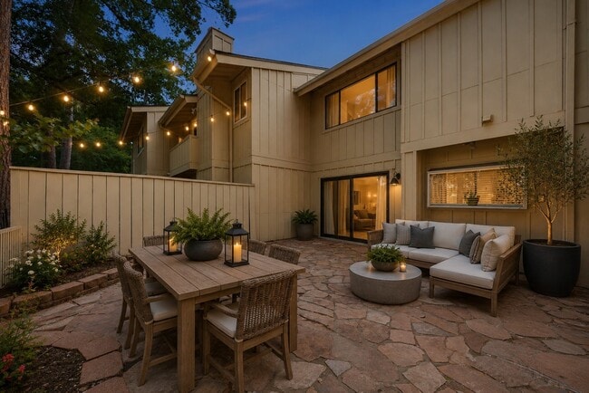 Building Photo - 2209 W Settler's Way