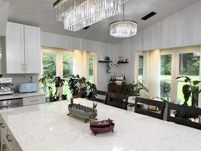 Building Photo - 3561 Duberry Ct NE