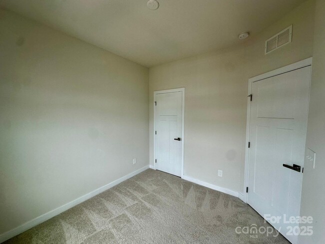 Building Photo - 1207 Newell Towns Ln