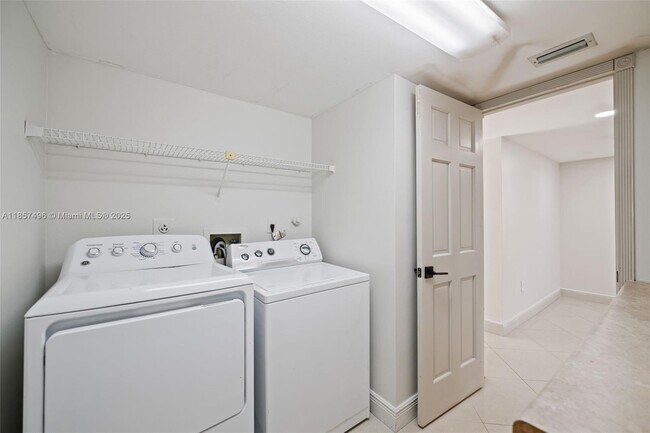 Building Photo - 1382 NW 123rd Ave
