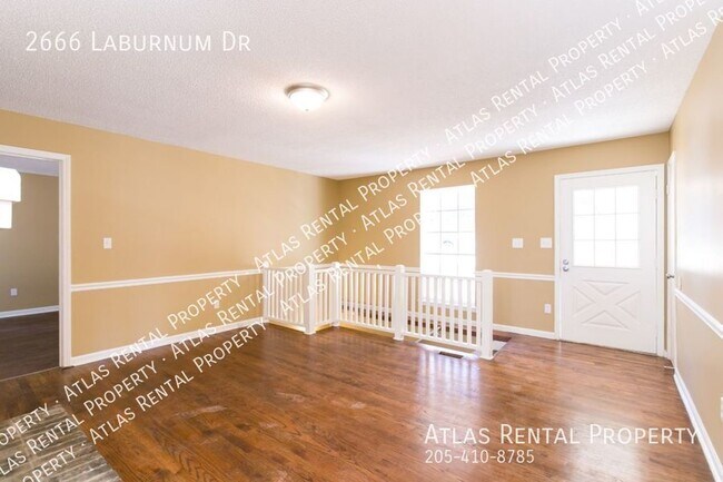 Building Photo - 2666 Laburnum Dr