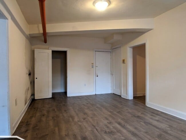 Building Photo - 3312 W Schubert Ave