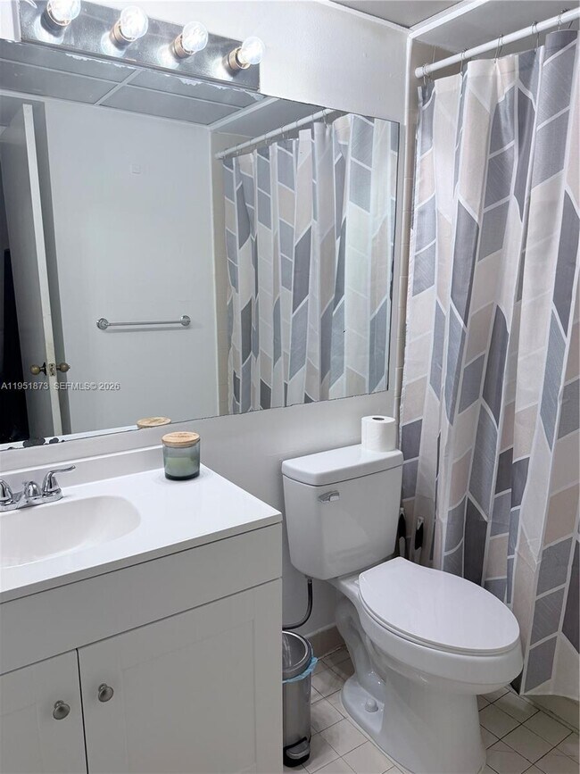 Building Photo - 8160 Geneva Ct