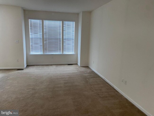 Building Photo - 1113 S Olmsted Pkwy