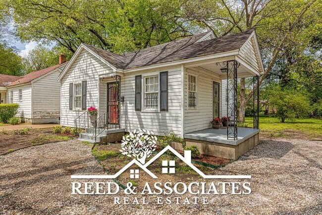 Building Photo - EAST MEMPHIS - COLONIAL