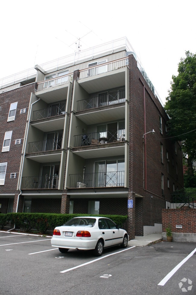 Building Photo - The Winthrop House