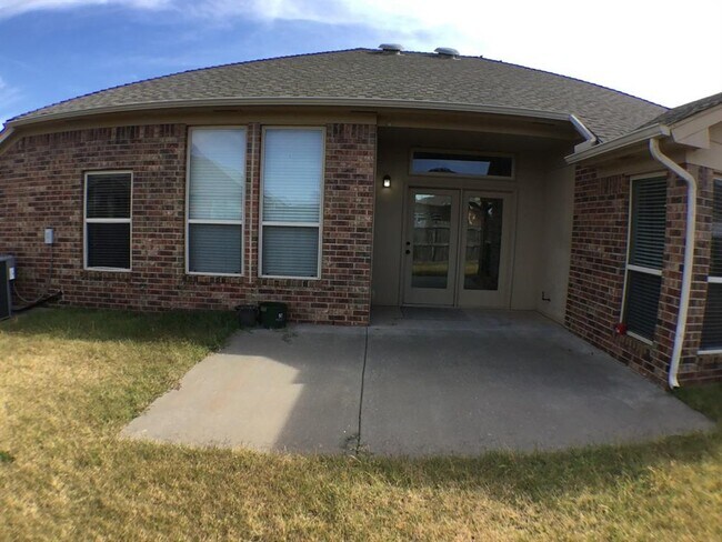 Building Photo - 18001 Montoro Way