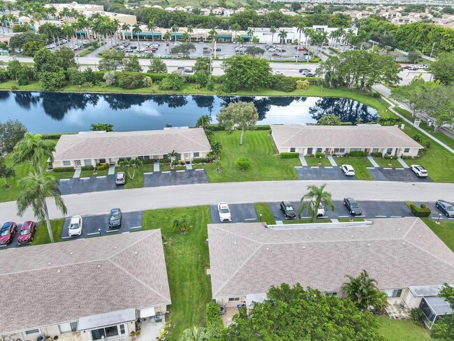 Building Photo - 8807 Bella Vista Dr
