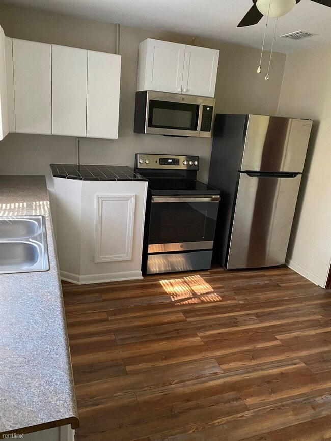 Building Photo - 2 br, 1 bath Duplex - 920 West 4th Avenue A