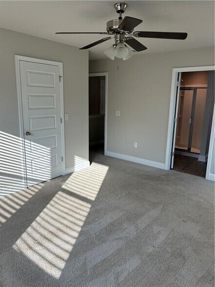 Building Photo - 6720 Spaniel Dr