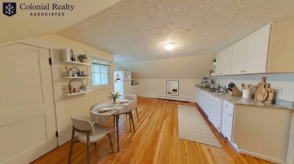 Building Photo - 174 Cushing St