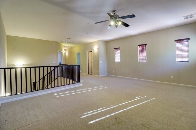 Building Photo - 15359 W Columbine Dr