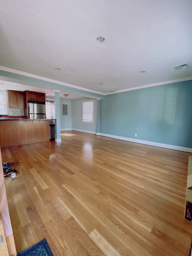 Building Photo - 88 Roberts Dr