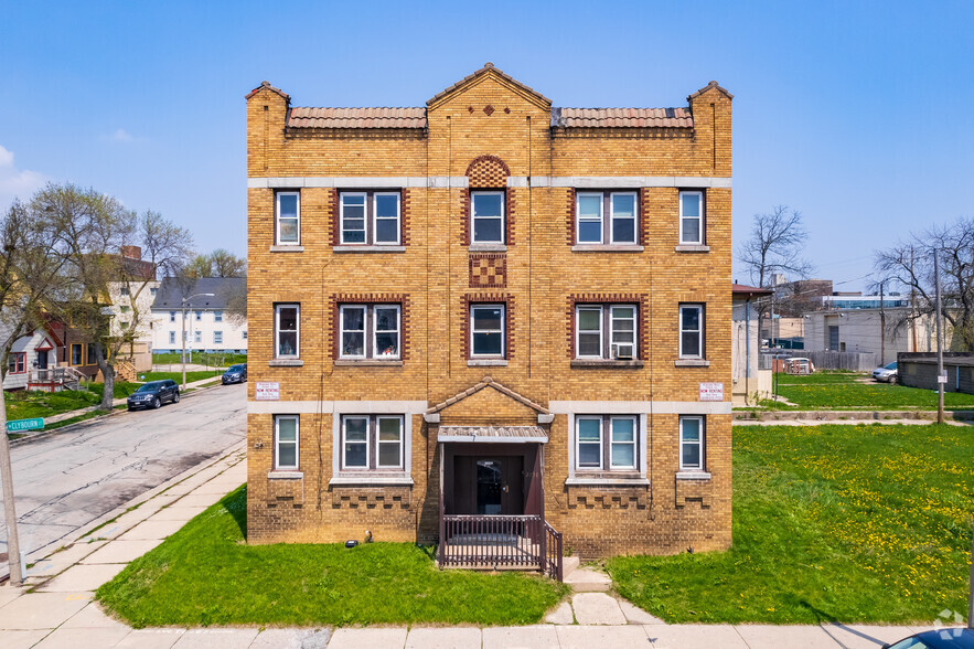 Building Photo - Wisconsin Metro Studios - Clybourn