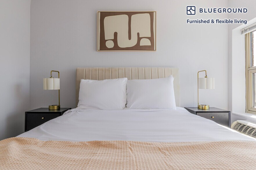 Building Photo - 8 W Chestnut St