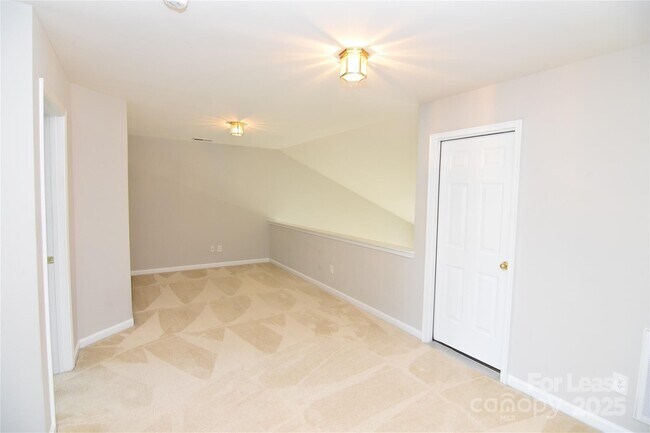 Building Photo - 614 Bayou Cir