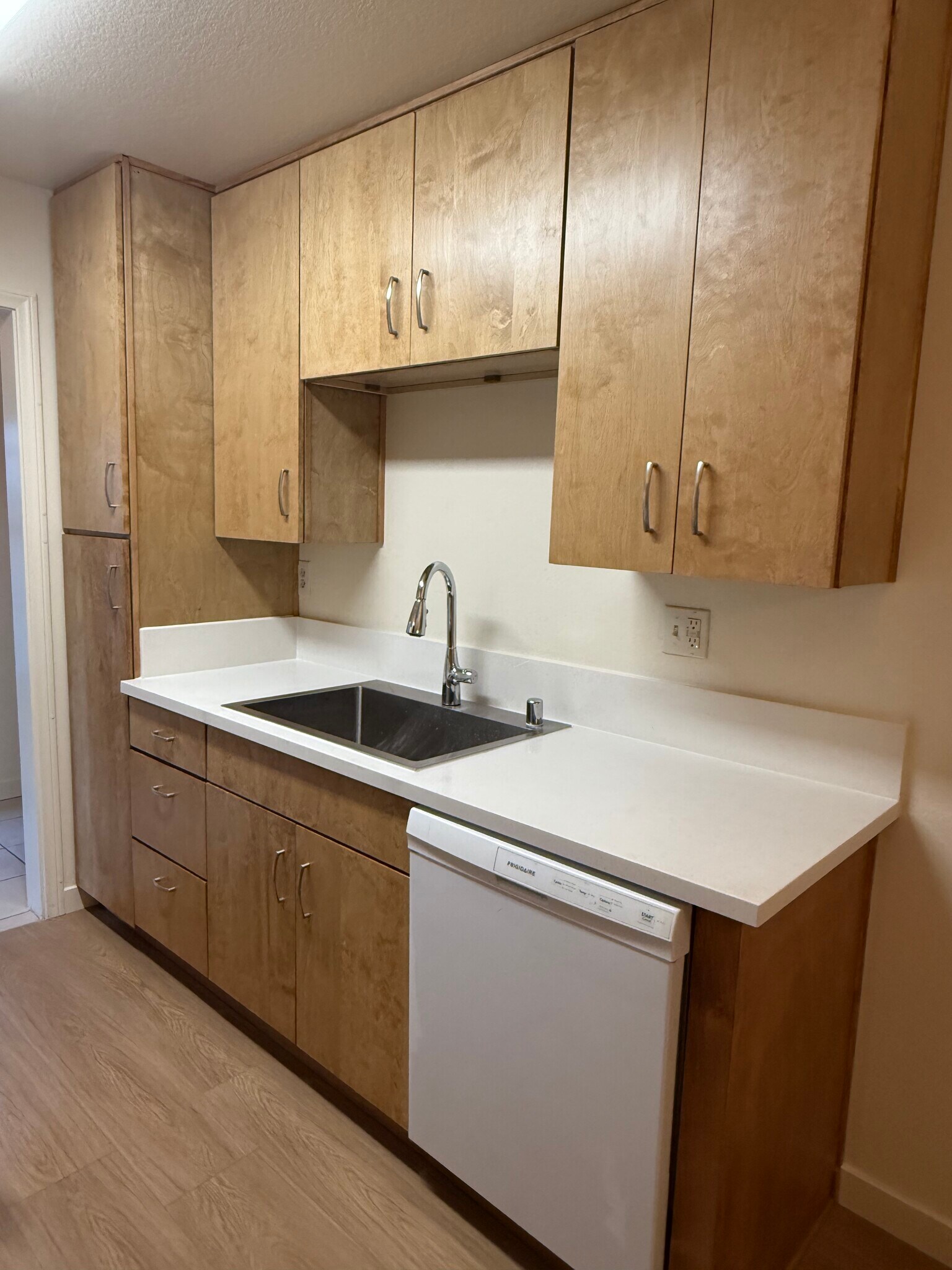 Building Photo - 12011 Rochester Ave