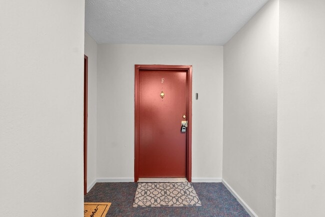 Building Photo - Amazing 2 Bedroom Rental