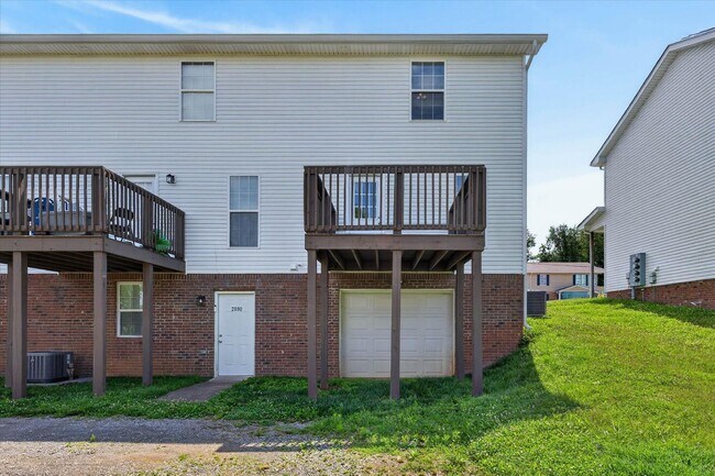 Building Photo - Pet Friendly Two Bedroom!