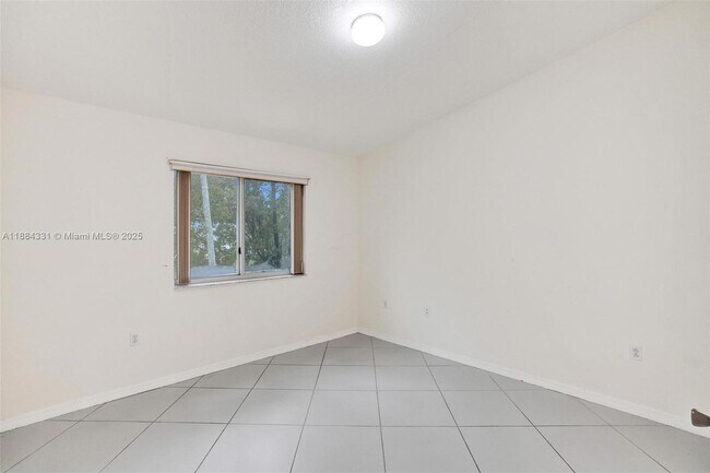 Building Photo - 2175 NW 77th Way