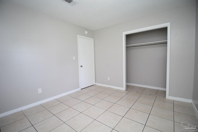 Building Photo - 10151 Guidy Ln