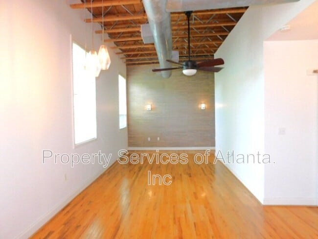 Building Photo - 1755 Liberty Ln