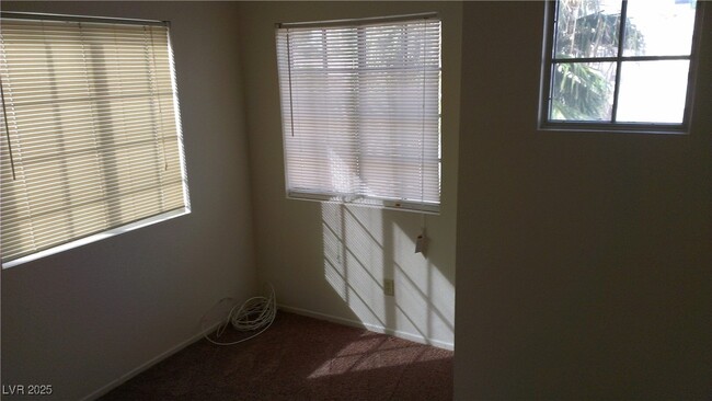Building Photo - 1105 Overture Dr