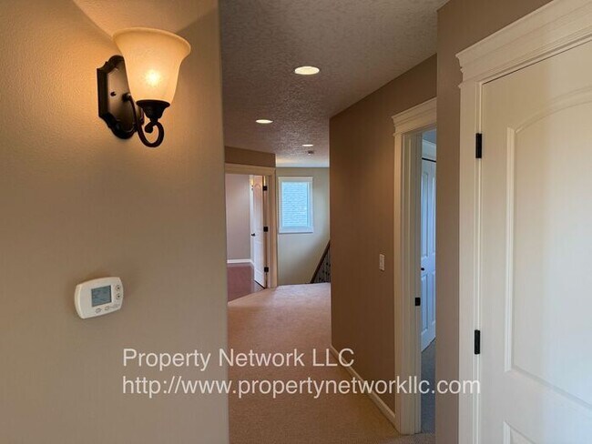 Building Photo - Spectacular 4 Bedroom Home in Gresham