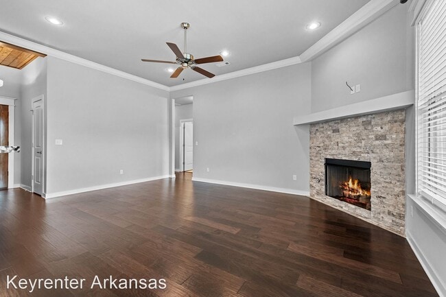 Building Photo - 4 br, 2 bath House - 206 Monroe St