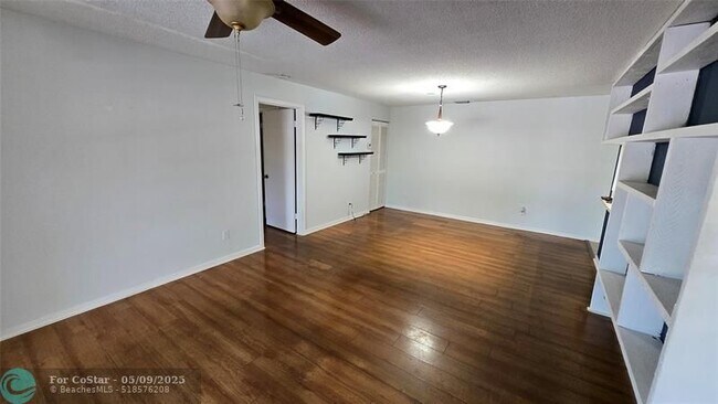 Building Photo - 11188 Royal Palm Blvd