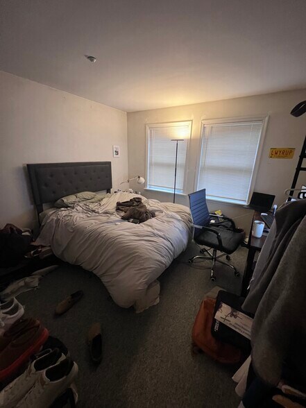 Building Photo - 62 Hillside St