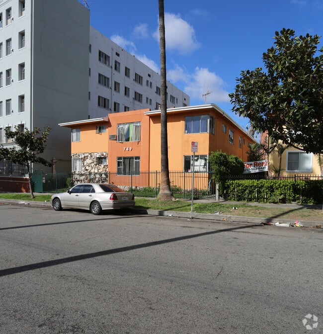 Primary Photo - 749 S Berendo St