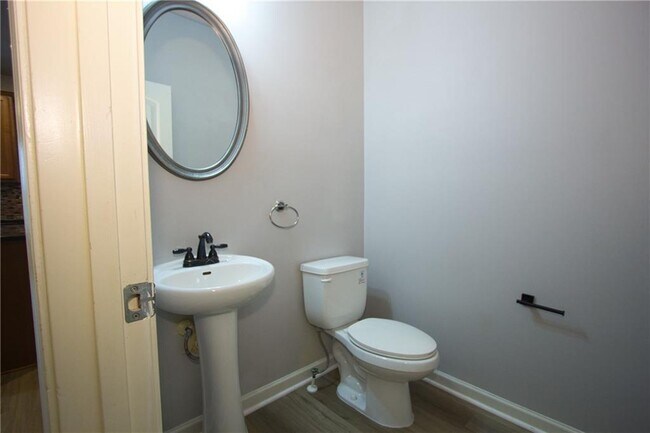 Building Photo - 960 Franklin Mill Trace