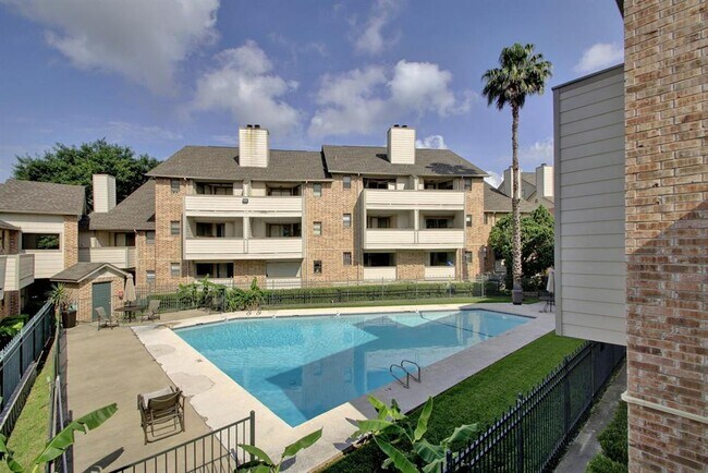 Building Photo - 2500 Burleson Rd