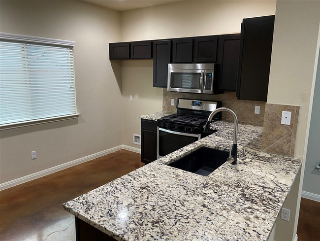 Building Photo - Charming 3-Bedroom Home in the Heart of Au...