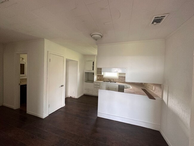 Building Photo - 850 County Road 218,