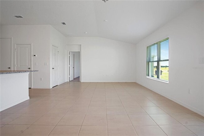 Building Photo - 608 Royal Palm Dr