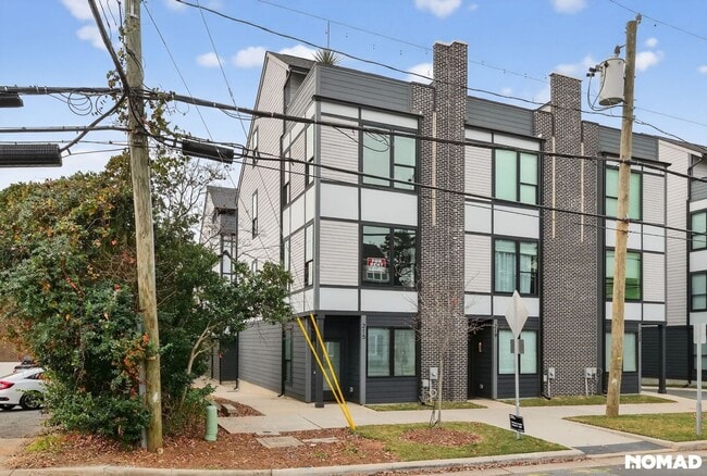 Building Photo - 215 Freeland Ln